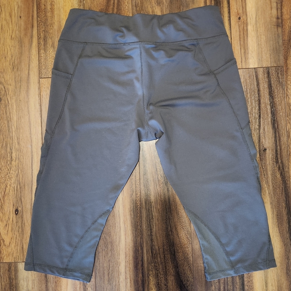 Athletic Works cropped leggings